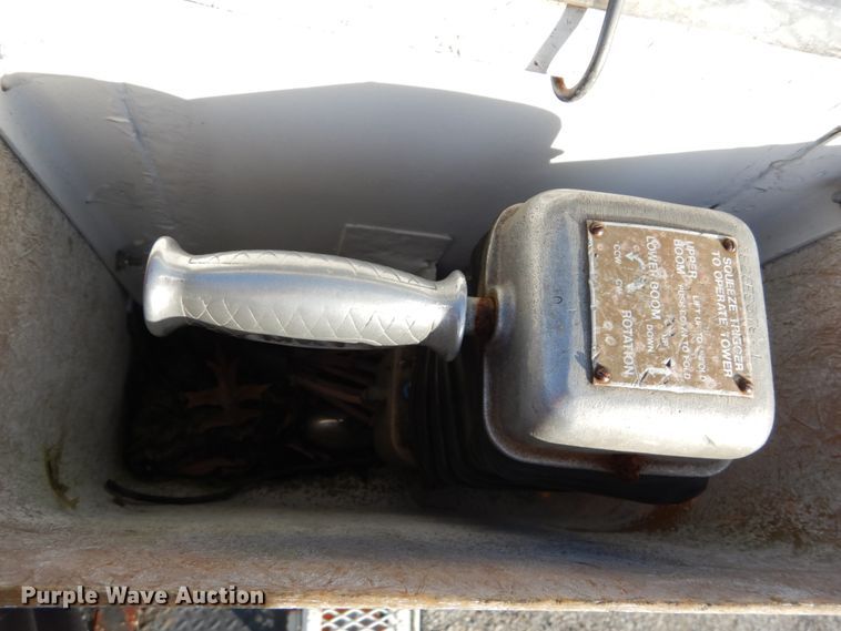 image for item DH5060 1994 Ford F600 bucket truck