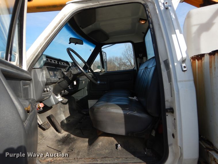 image for item DH5060 1994 Ford F600 bucket truck