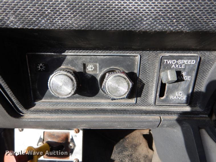 image for item DH5060 1994 Ford F600 bucket truck