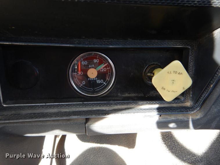 image for item DH5060 1994 Ford F600 bucket truck