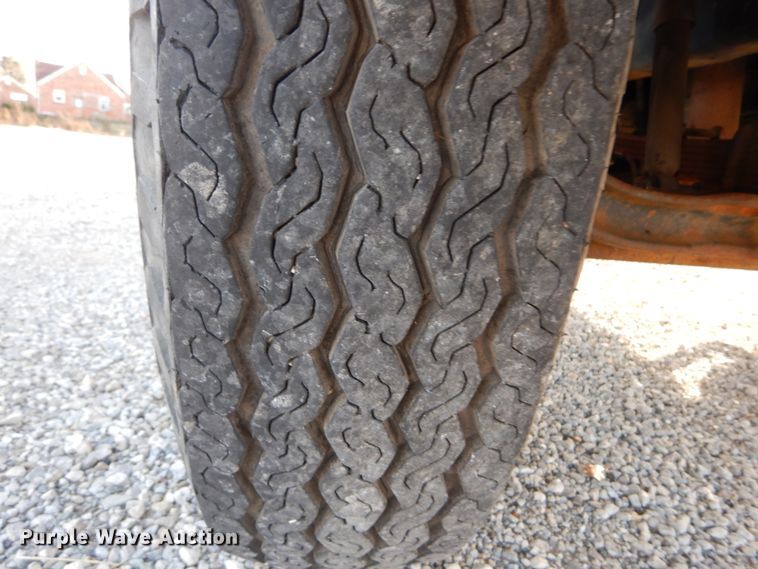 image for item DH5060 1994 Ford F600 bucket truck