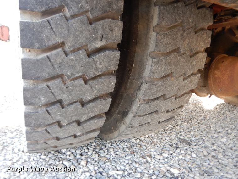 image for item DH5060 1994 Ford F600 bucket truck