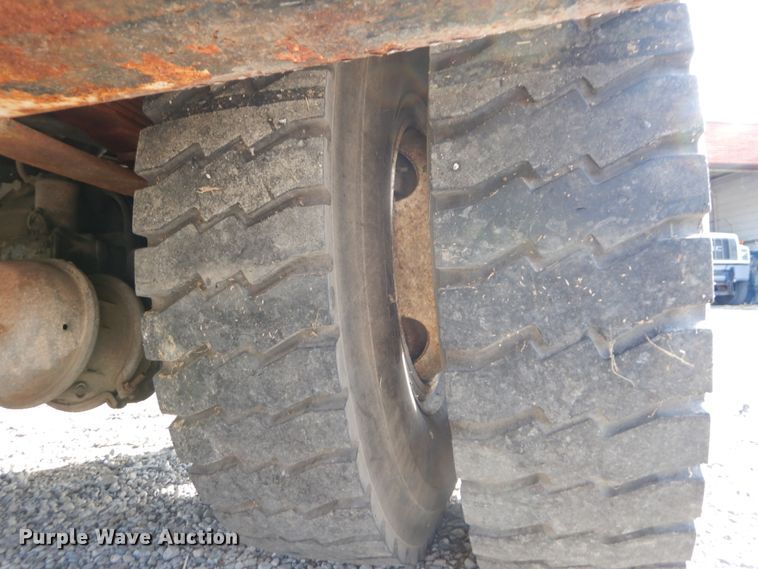 image for item DH5060 1994 Ford F600 bucket truck