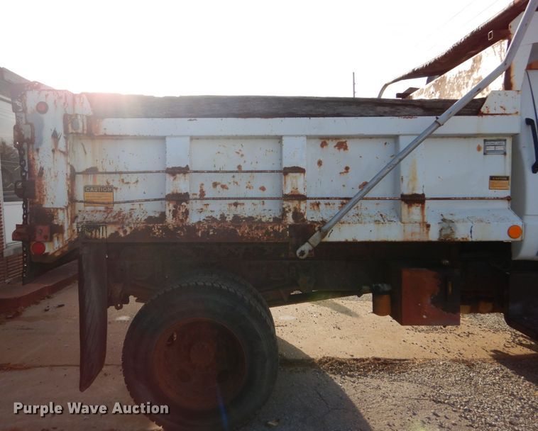 image for item DH5061 1999 GMC C7500 dump truck