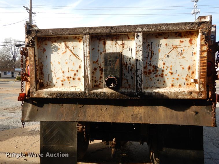 image for item DH5061 1999 GMC C7500 dump truck