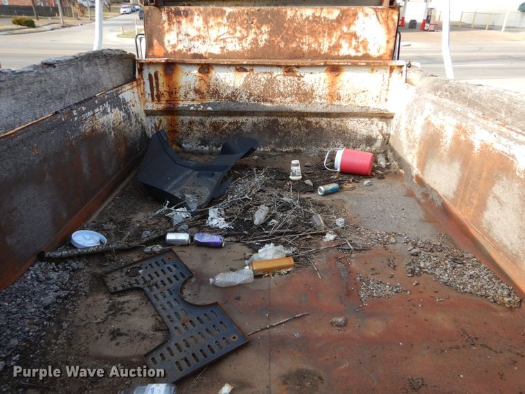 image for item DH5061 1999 GMC C7500 dump truck