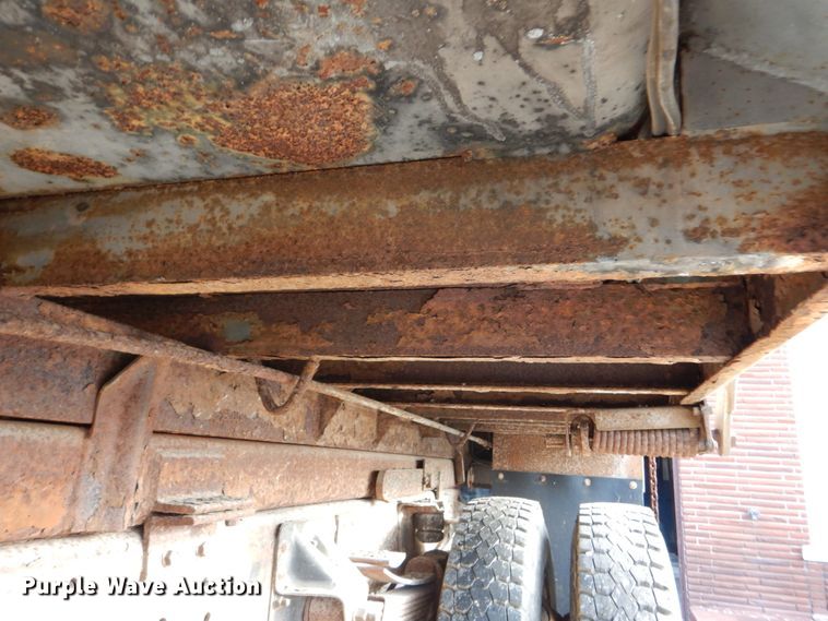 image for item DH5061 1999 GMC C7500 dump truck