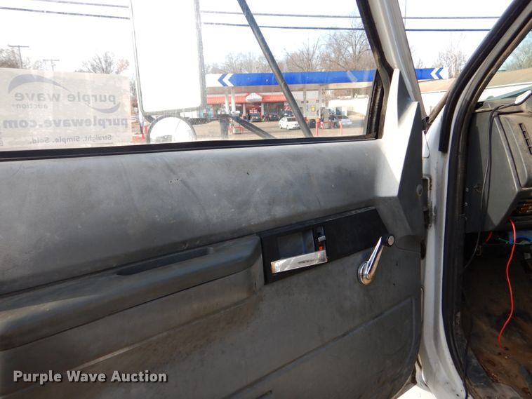 image for item DH5061 1999 GMC C7500 dump truck