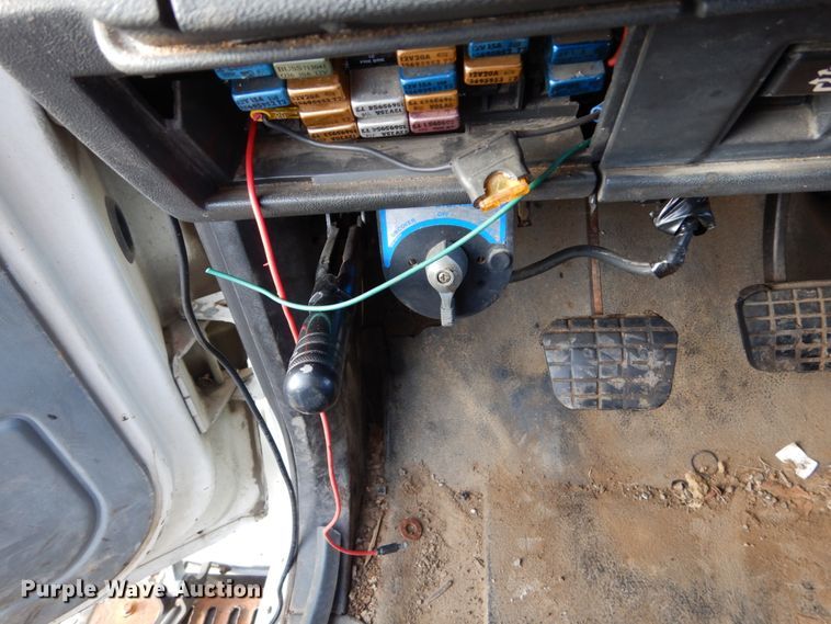 image for item DH5061 1999 GMC C7500 dump truck