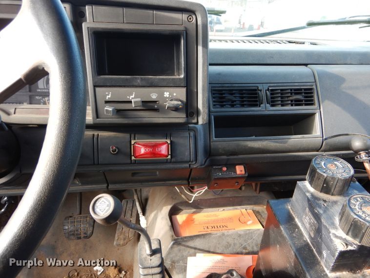 image for item DH5061 1999 GMC C7500 dump truck