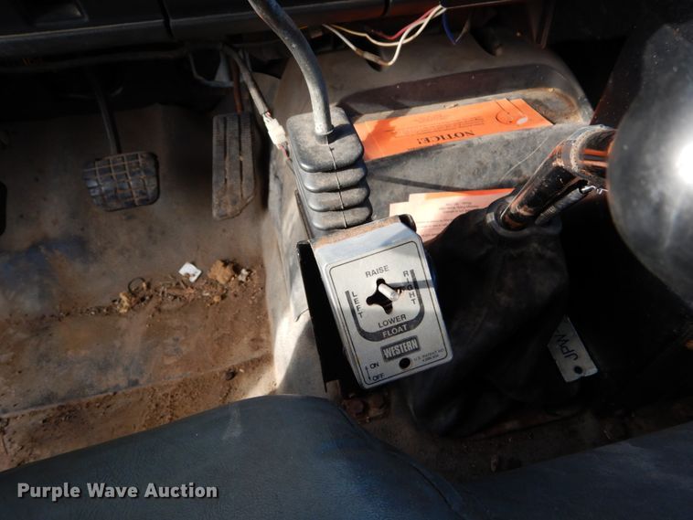 image for item DH5061 1999 GMC C7500 dump truck