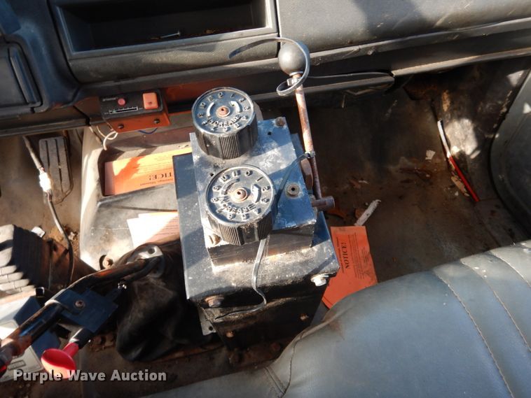 image for item DH5061 1999 GMC C7500 dump truck