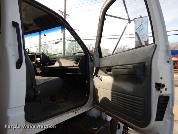 image for item DH5061 1999 GMC C7500 dump truck