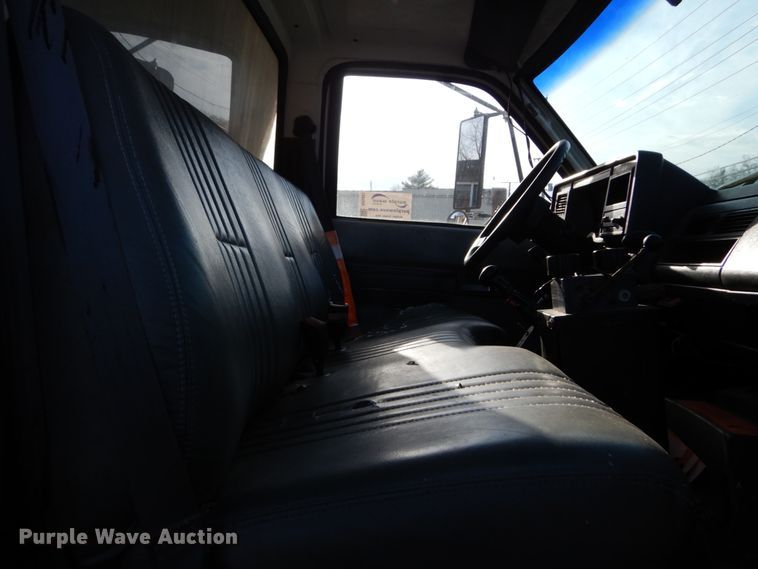 image for item DH5061 1999 GMC C7500 dump truck