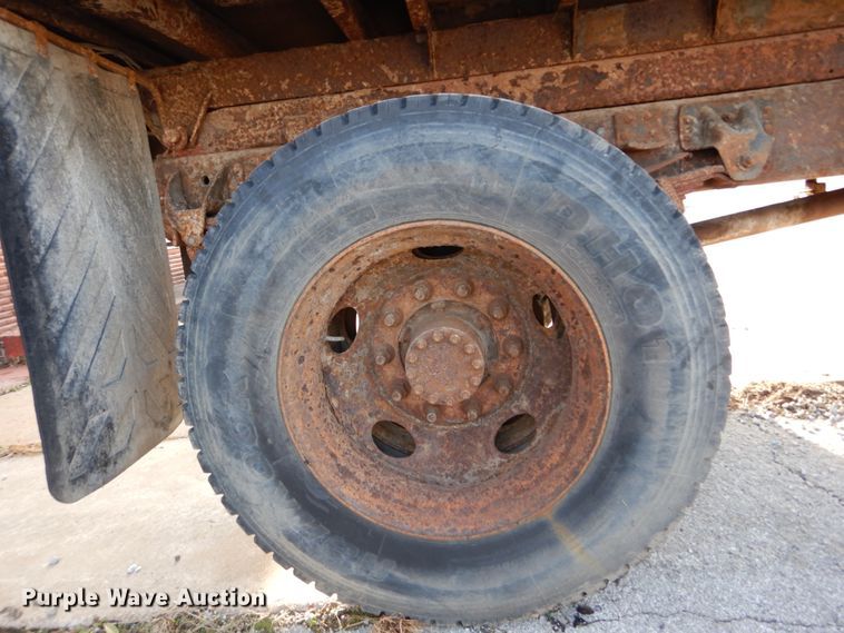 image for item DH5061 1999 GMC C7500 dump truck