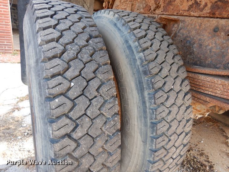 image for item DH5061 1999 GMC C7500 dump truck