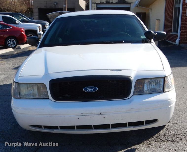 image for item DH5066 2005 Ford Crown Victoria Police Interceptor