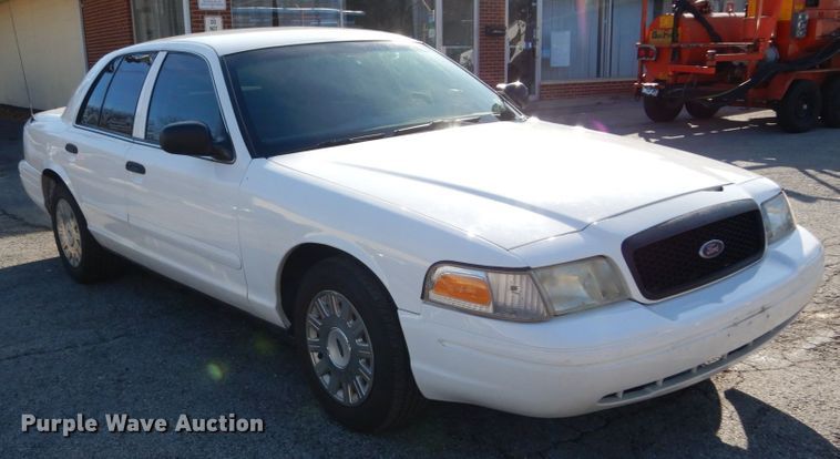 image for item DH5066 2005 Ford Crown Victoria Police Interceptor