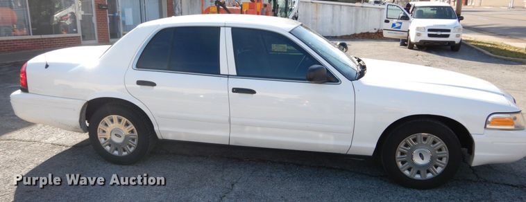 image for item DH5066 2005 Ford Crown Victoria Police Interceptor