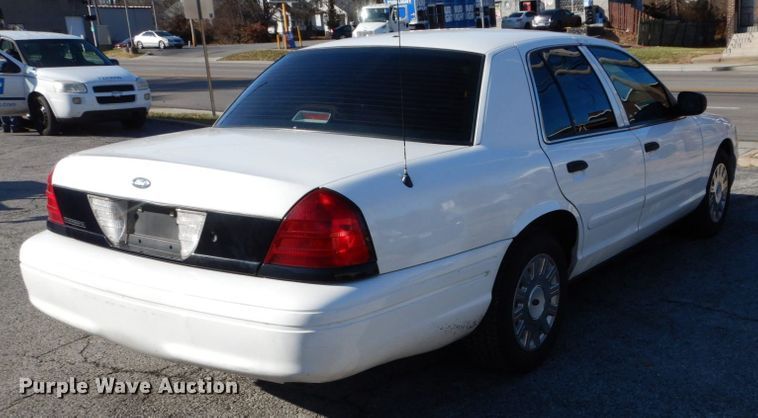 image for item DH5066 2005 Ford Crown Victoria Police Interceptor