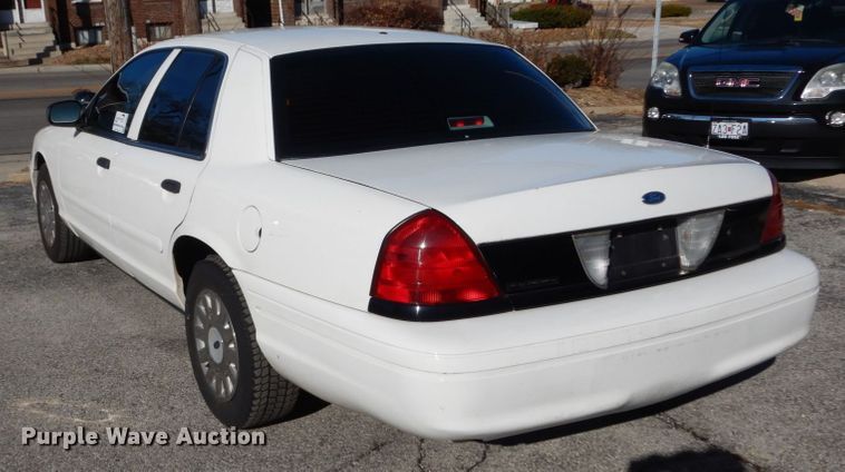 image for item DH5066 2005 Ford Crown Victoria Police Interceptor