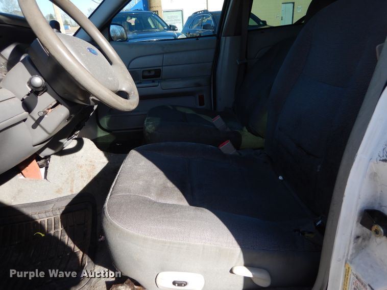 image for item DH5066 2005 Ford Crown Victoria Police Interceptor