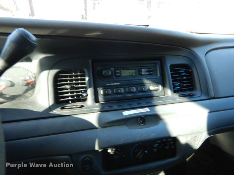 image for item DH5066 2005 Ford Crown Victoria Police Interceptor