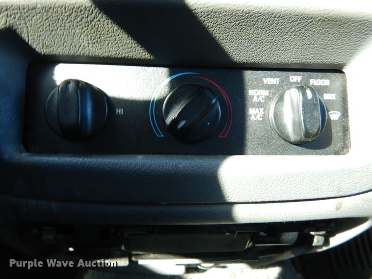 image for item DH5066 2005 Ford Crown Victoria Police Interceptor