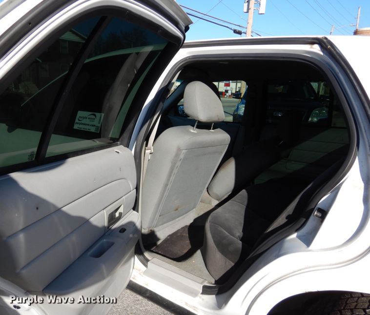 image for item DH5066 2005 Ford Crown Victoria Police Interceptor