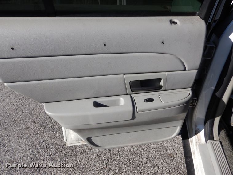 image for item DH5066 2005 Ford Crown Victoria Police Interceptor