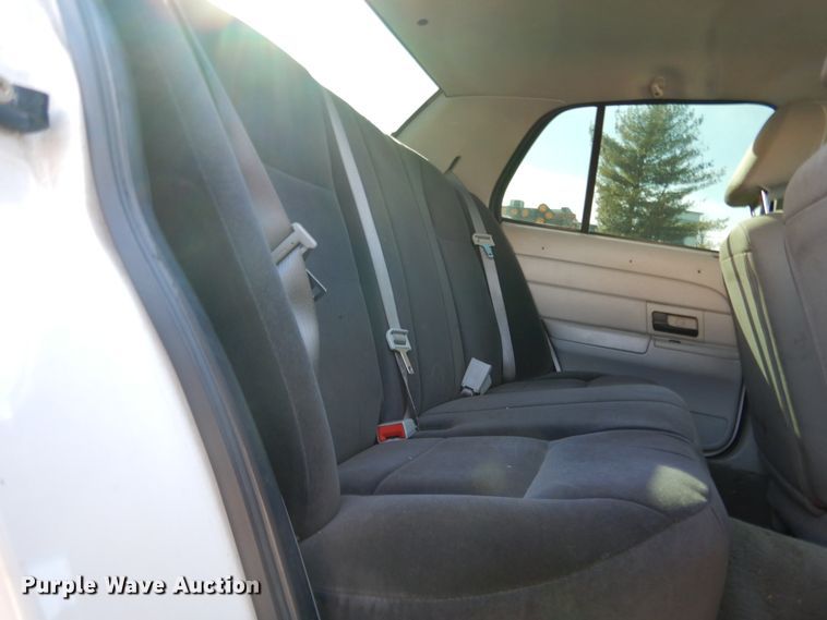 image for item DH5066 2005 Ford Crown Victoria Police Interceptor