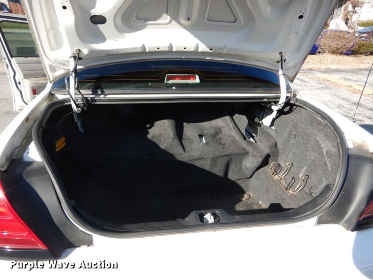 image for item DH5066 2005 Ford Crown Victoria Police Interceptor