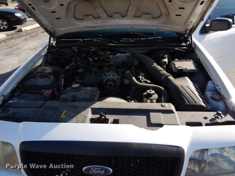 image for item DH5066 2005 Ford Crown Victoria Police Interceptor