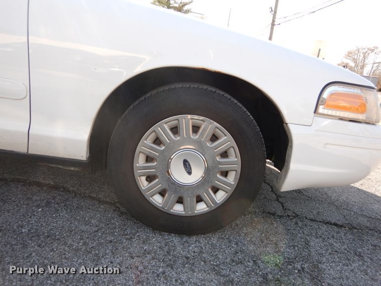 image for item DH5066 2005 Ford Crown Victoria Police Interceptor