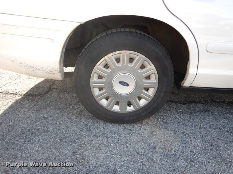 image for item DH5066 2005 Ford Crown Victoria Police Interceptor