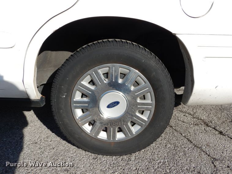 image for item DH5066 2005 Ford Crown Victoria Police Interceptor