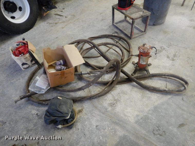 image for item DH6950 1992 Clemco 1648 sandblaster