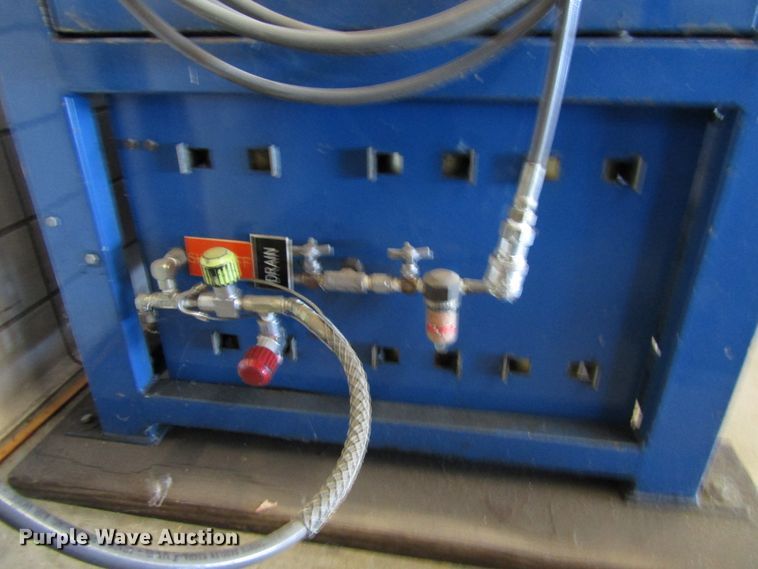 image for item FD9312 Mako 4500 breathing apparatus air compressor