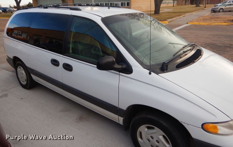 image for item FG9866 1997 Dodge Grand Caravan SE van