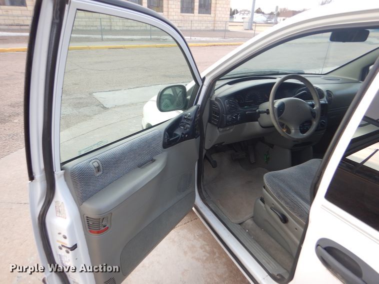 image for item FG9866 1997 Dodge Grand Caravan SE van
