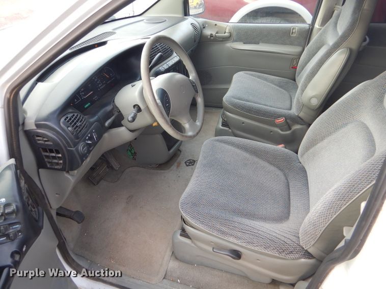 image for item FG9866 1997 Dodge Grand Caravan SE van