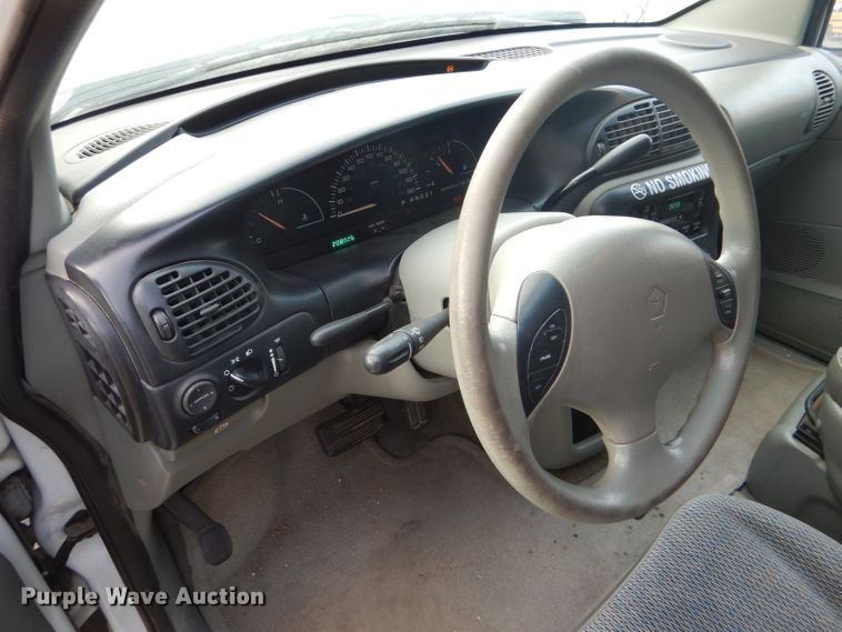 image for item FG9866 1997 Dodge Grand Caravan SE van