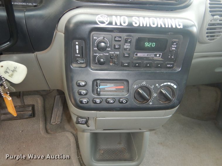 image for item FG9866 1997 Dodge Grand Caravan SE van