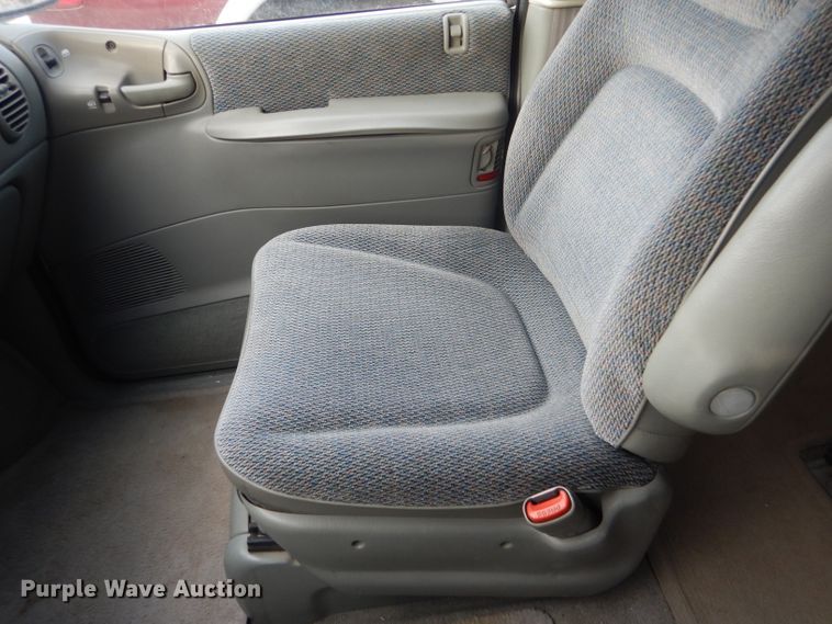 image for item FG9866 1997 Dodge Grand Caravan SE van