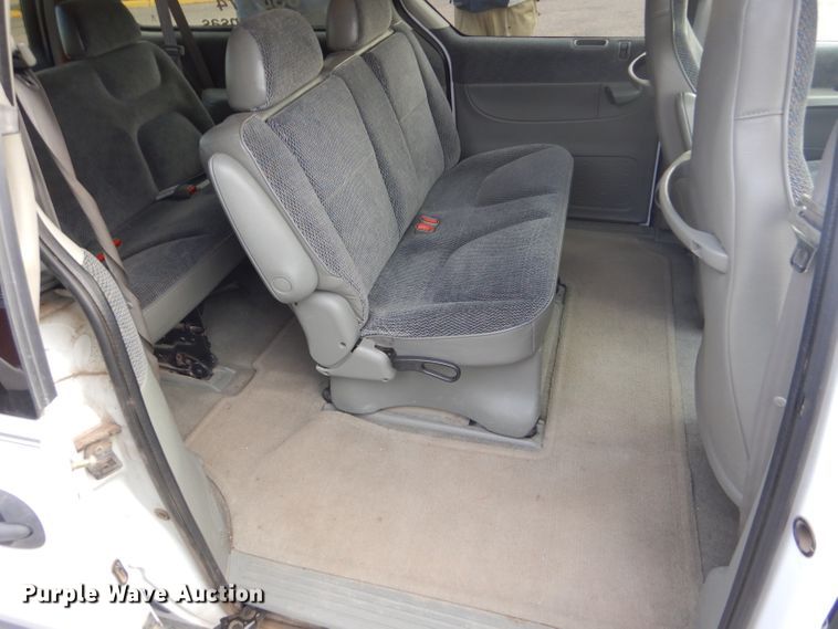 image for item FG9866 1997 Dodge Grand Caravan SE van