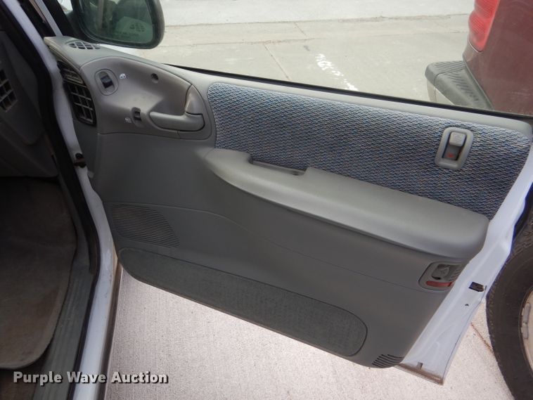 image for item FG9866 1997 Dodge Grand Caravan SE van