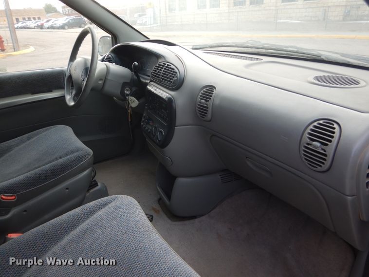 image for item FG9866 1997 Dodge Grand Caravan SE van