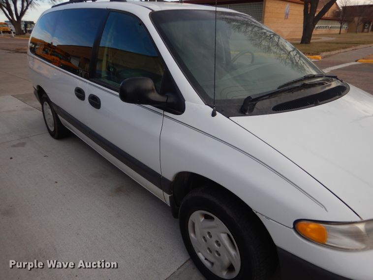 image for item FG9866 1997 Dodge Grand Caravan SE van