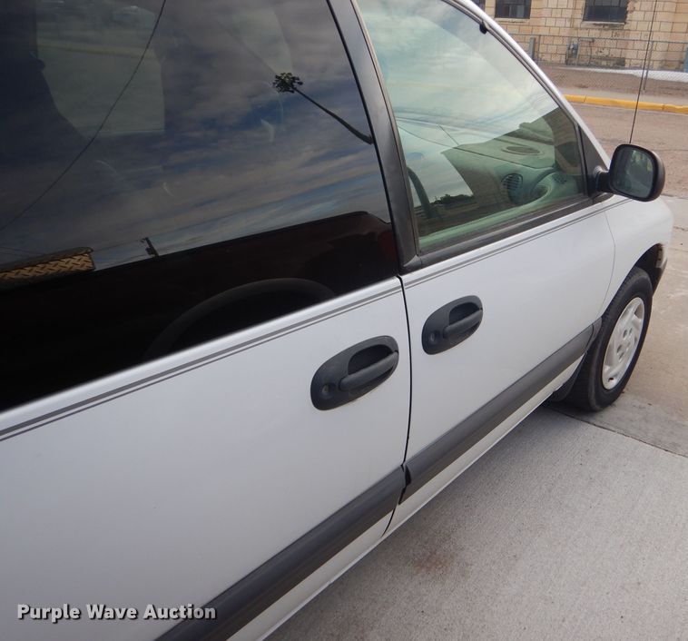 image for item FG9866 1997 Dodge Grand Caravan SE van