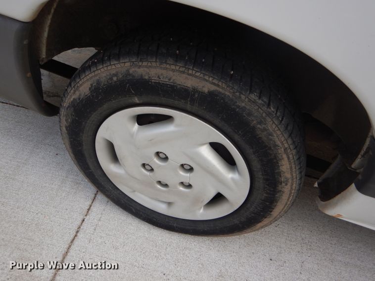 image for item FG9866 1997 Dodge Grand Caravan SE van